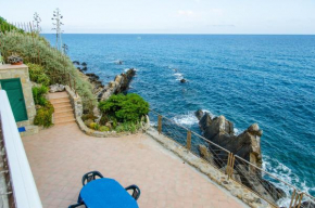 Holiday Apartment by the sea - breathtaking location Cipressa